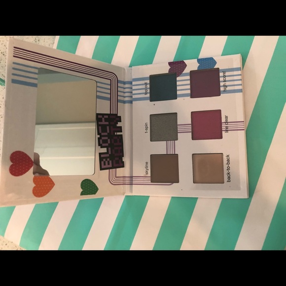 Tetris eyeshadow palette - Picture 4 of 4